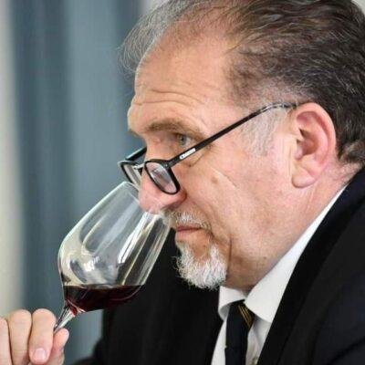 <p>Al via i corsi di AIS per aspiranti Sommeliers a Genova</p>