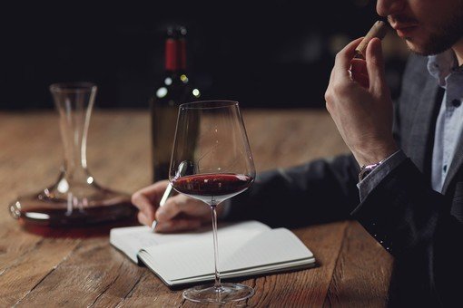 <p>Al via i corsi per diventare sommelier 2024 di AIS Liguria: lunedì 2 settembre l’open day a Genova</p>